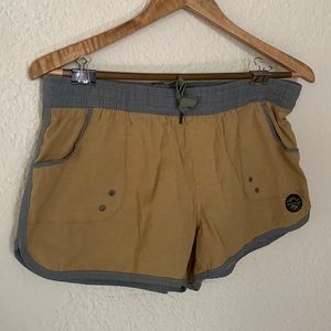 United by blue board short